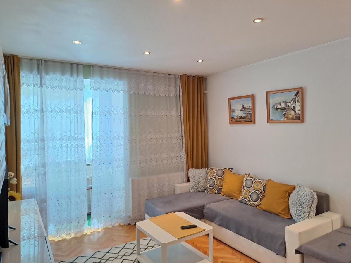Blue Sky Apartment Ploiesti Luaran gambar